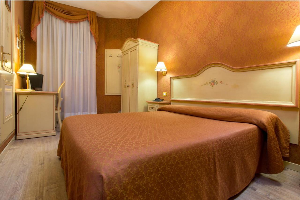 Conterie 3*